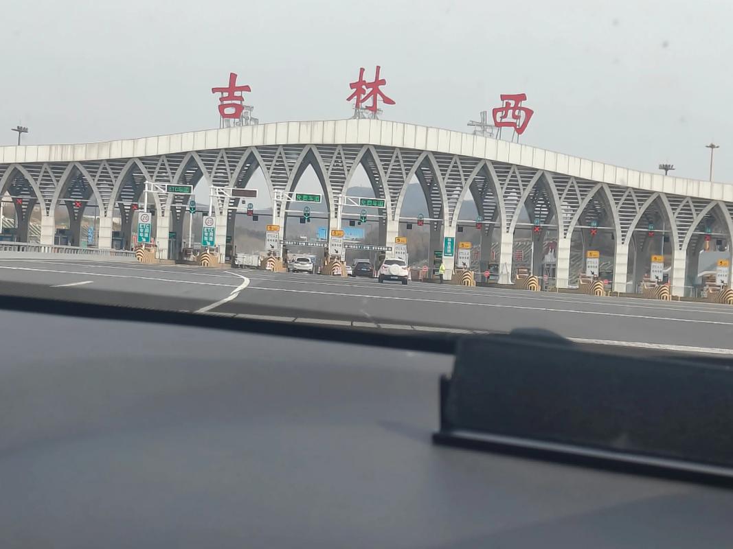 吉林珍珠巖篩分升級：銀星方形搖擺篩的適配之選